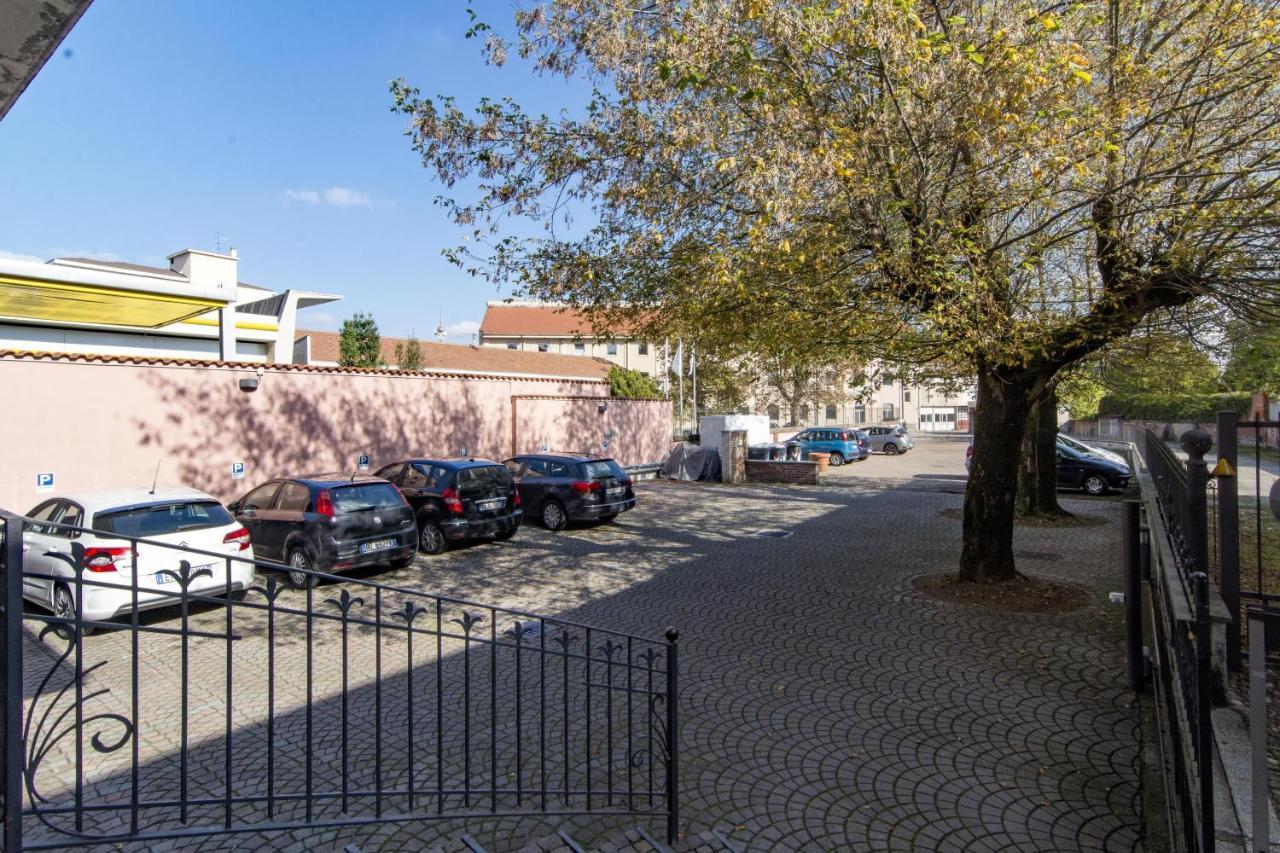 V12 Apartments - Vittoria 12 Novara Dış mekan fotoğraf